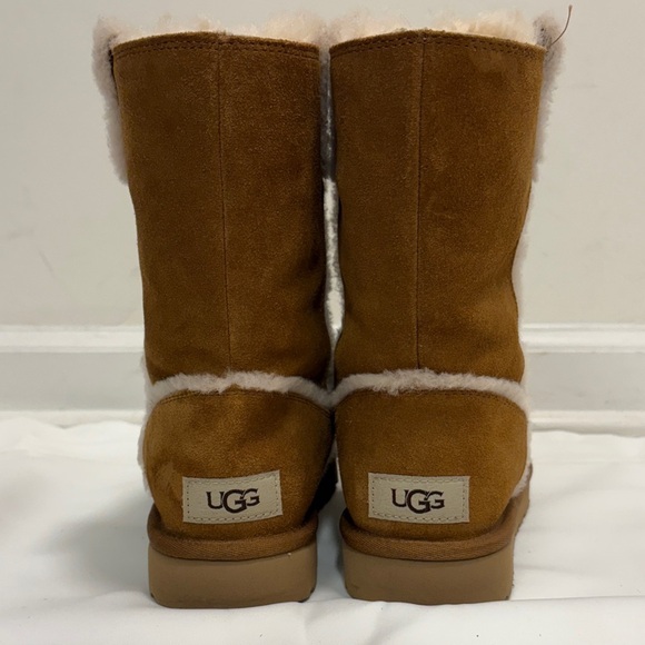 Cozy Tan Shearling Boots - Picture 3 of 5